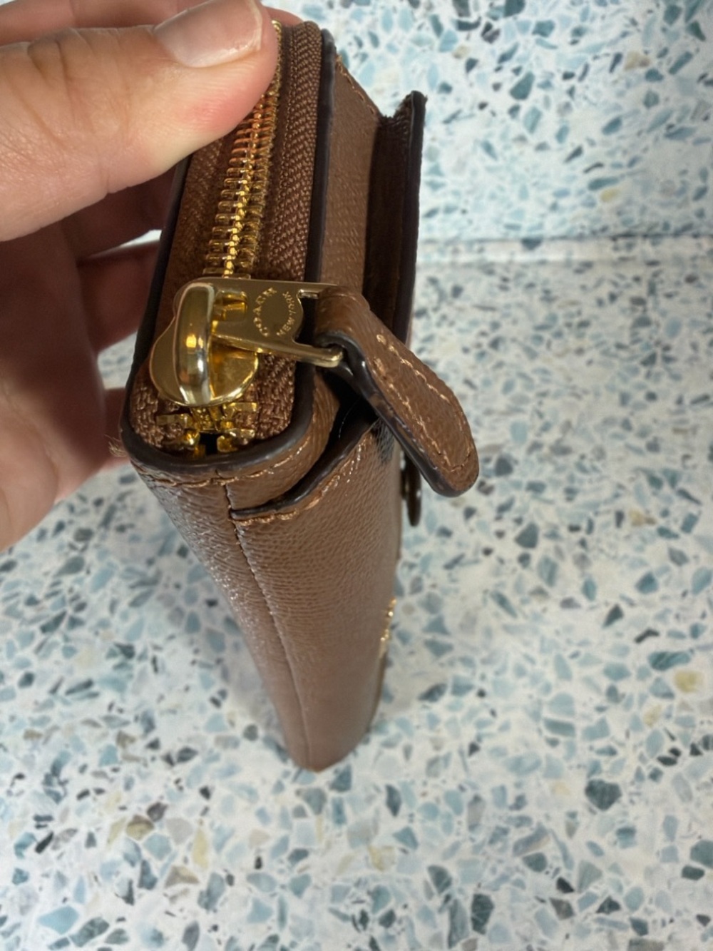 Coach Brown Crossgrain Leather Zip Around Wallet Snap Tab Gold Hardware - Picture 6 of 6